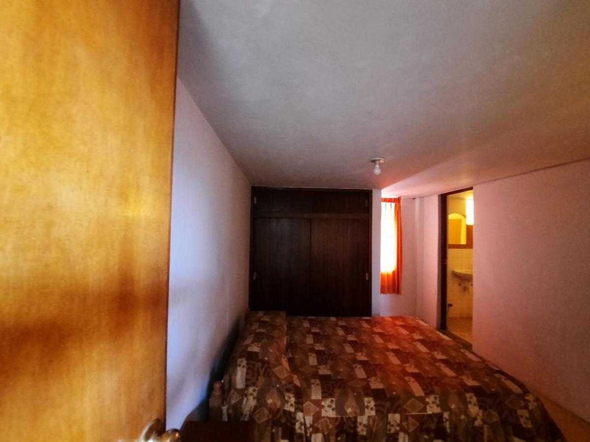 HOSTAL LARA - Housity