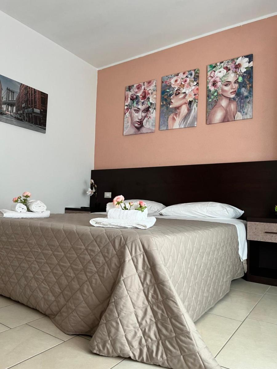 Bed & Breakfast La Rondinella - Housity