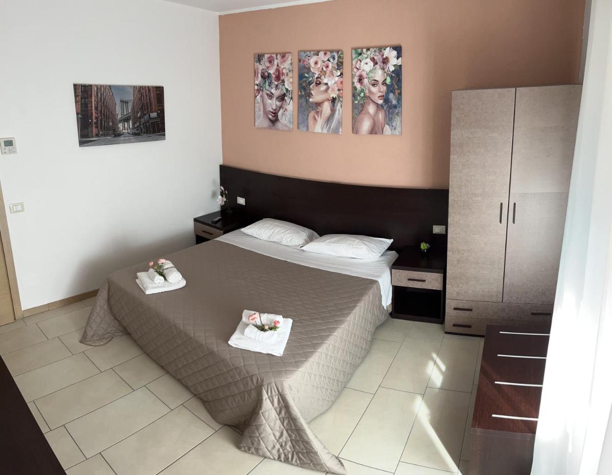 Bed & Breakfast La Rondinella - Housity