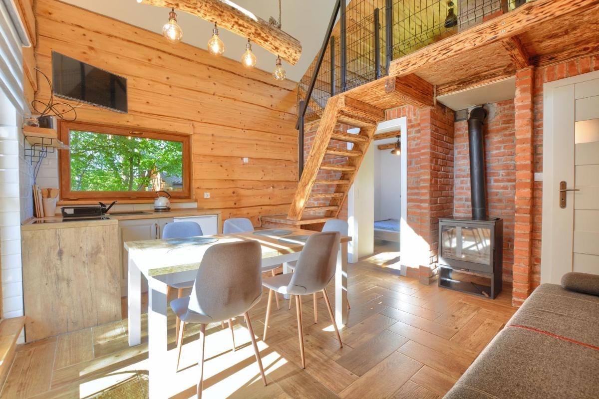 Osada Sroczy Jar - Housity