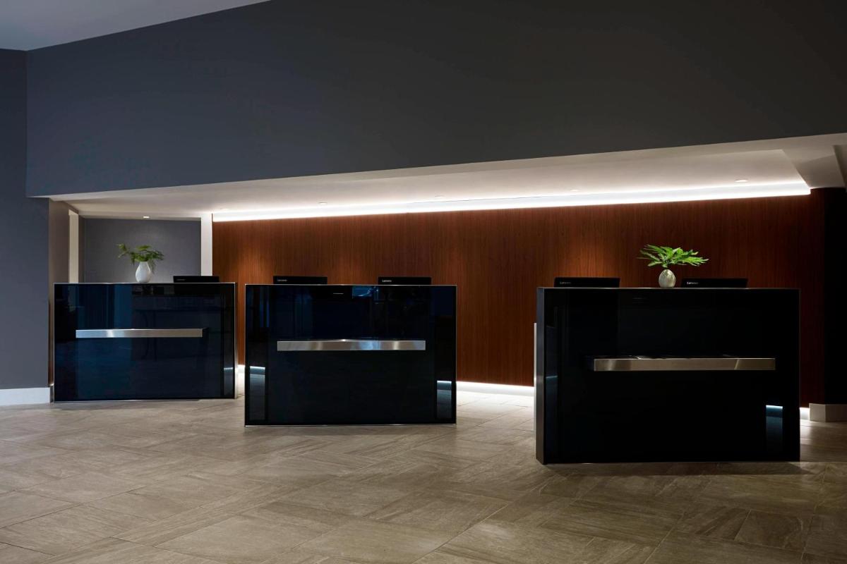 Long Island Marriott Hotel - Housity
