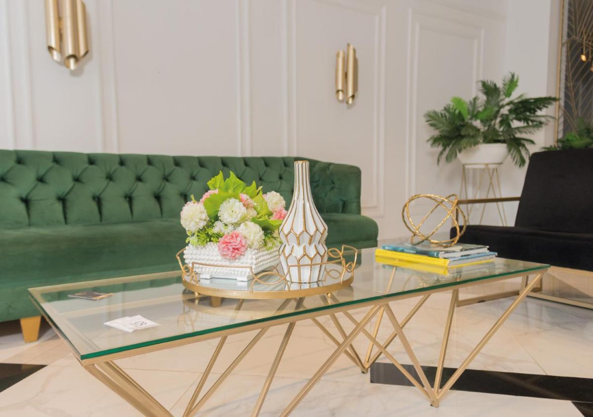 Hotel OR Suites - Housity