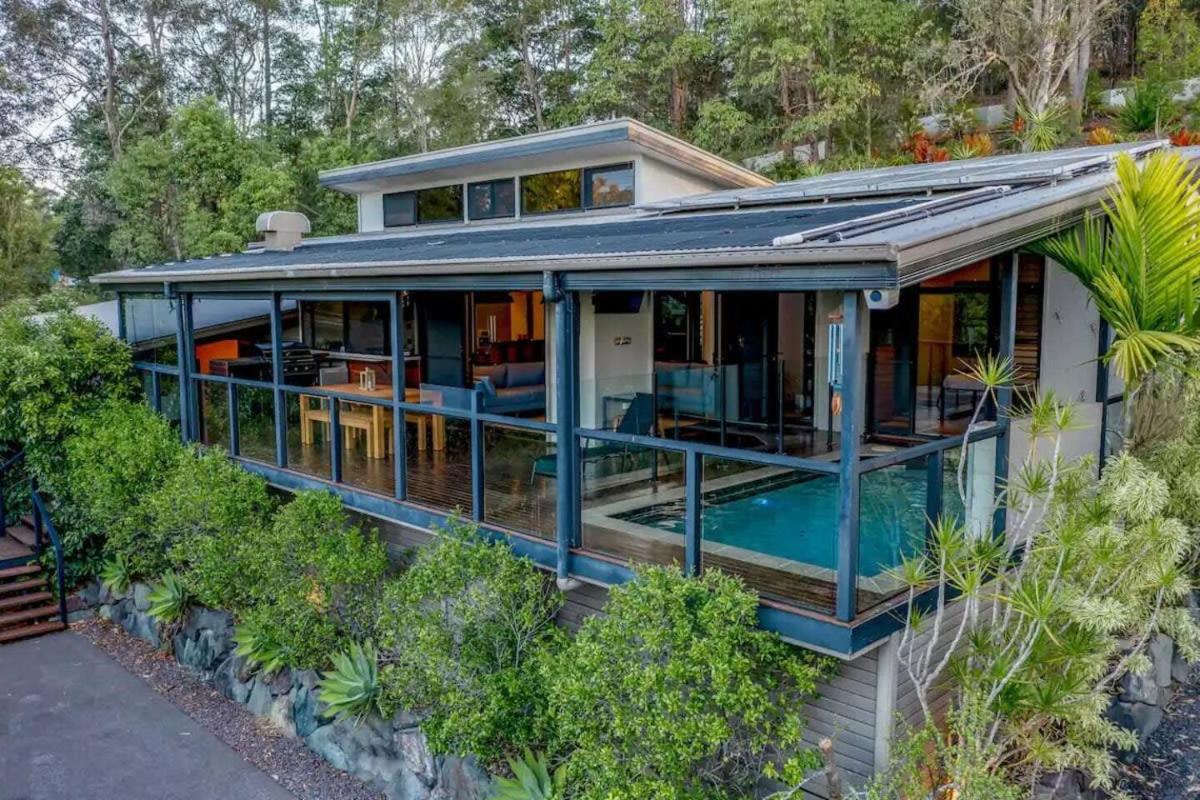 Suitetrails - King Parrot Retreat - Opulent Oasis Exclusive Getaway for 9
