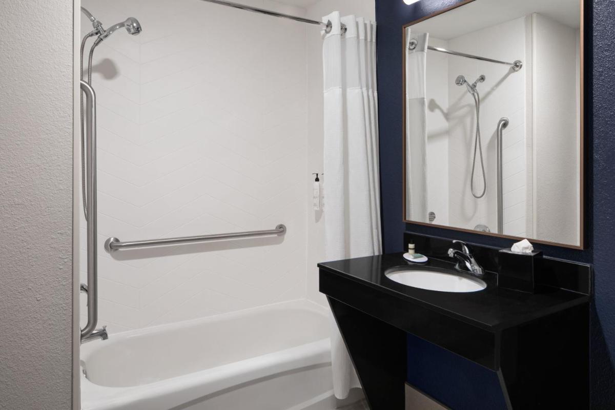 Fairfield Inn Charlotte Mooresville Lake Norman - Housity