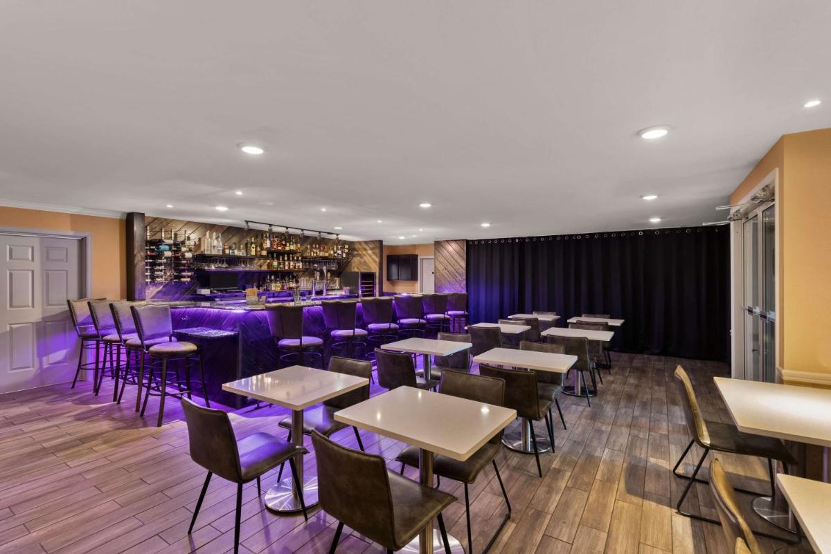 Wyndham Garden Galena Hotel & Day Spa - Housity