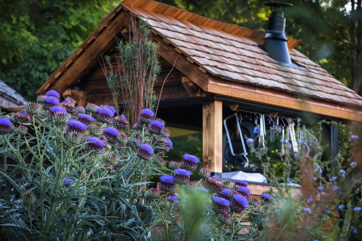 Jardin de l'établissement Le Clos Des Sens