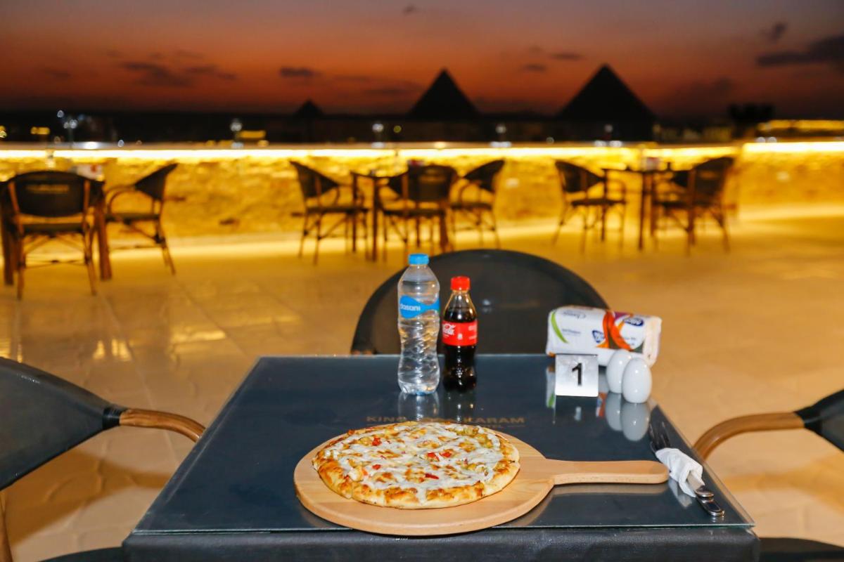 Venus Pyramids Inn - Top Roof Access W Free Break Fast - Housity