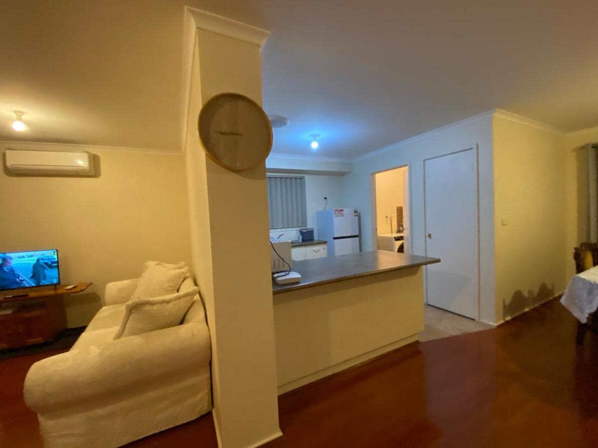 5 Beds-Whole House-Carrum Beach- Patterson Lake-Fully Furnished - Housity