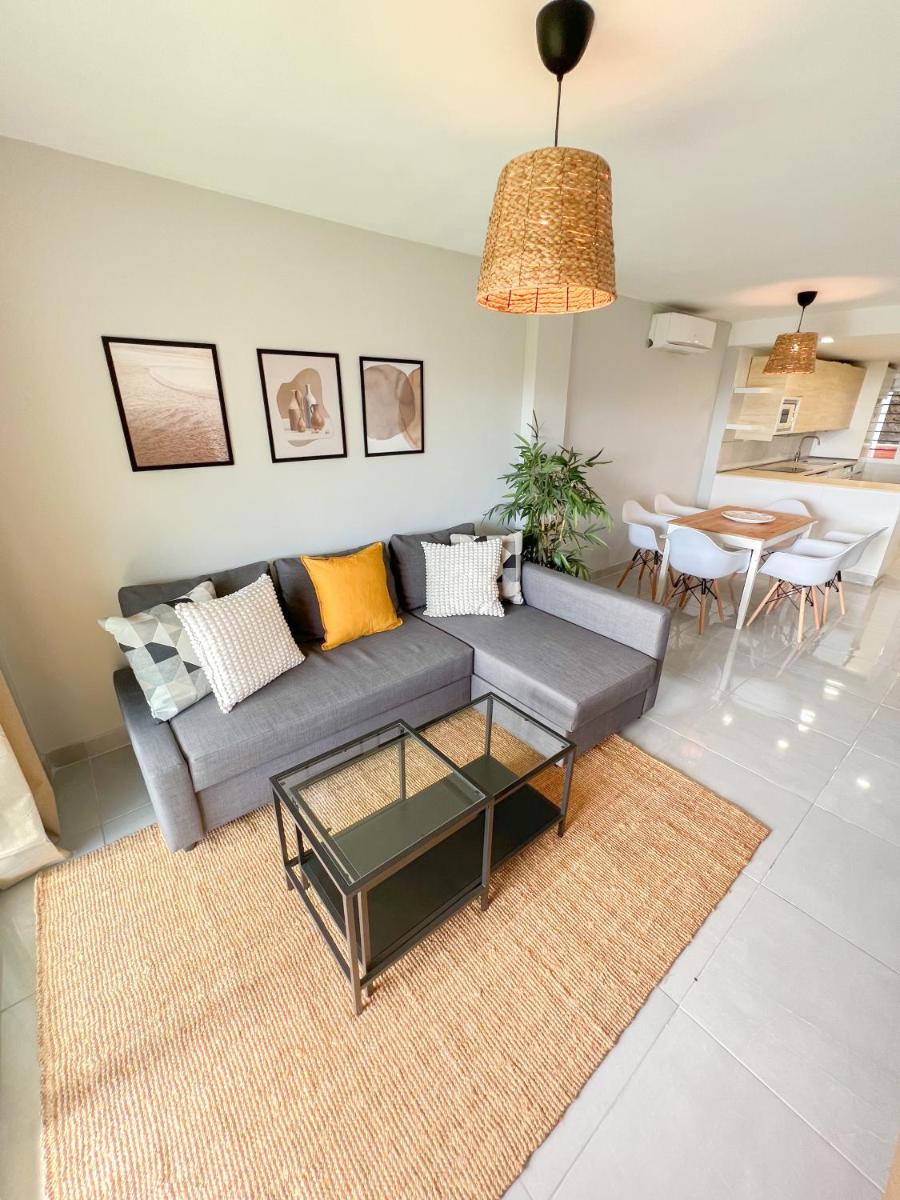Cozy apartment with large terrace - Housity