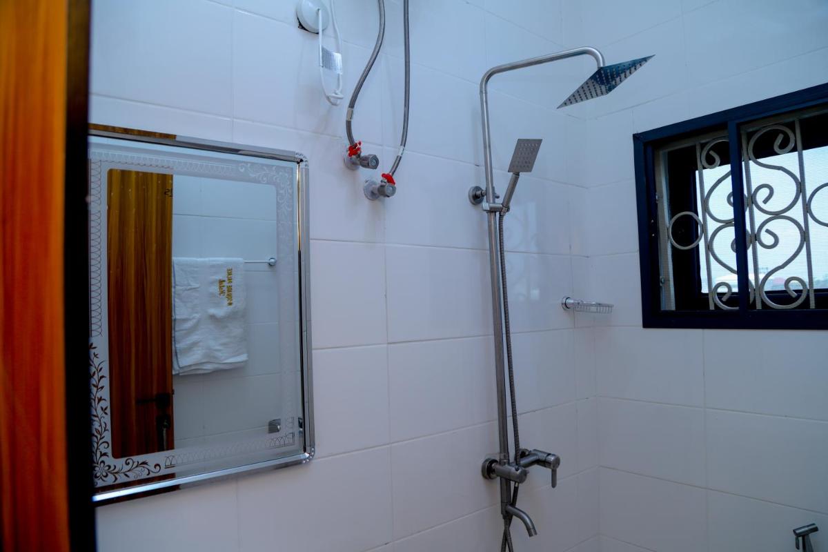 M-SQUARE HOTEL - Housity