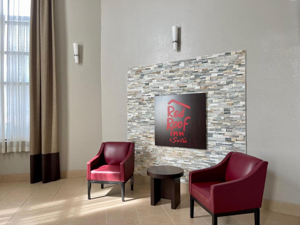 Red Roof Inn and Suites - Housity