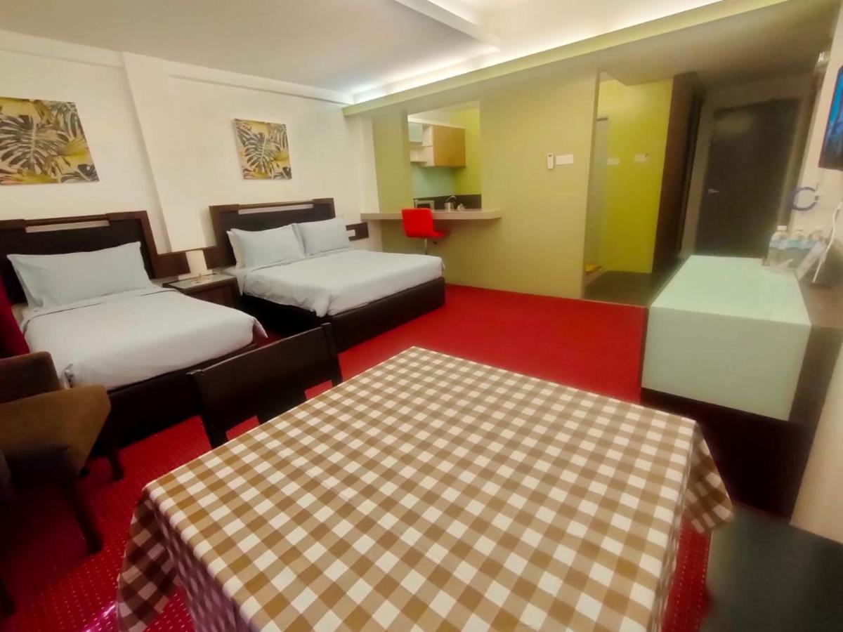 OMAR BB STUDIO - Housity