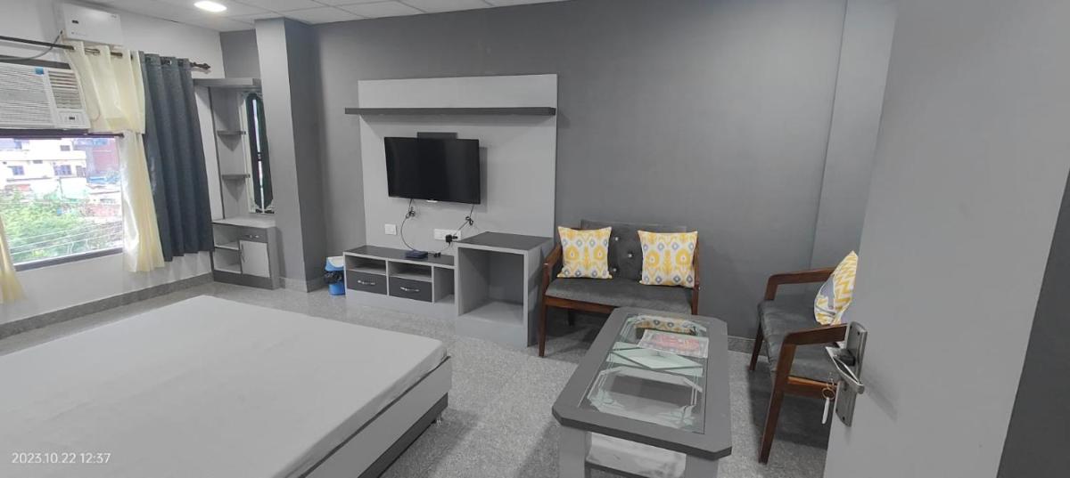Hotel Karan - Housity