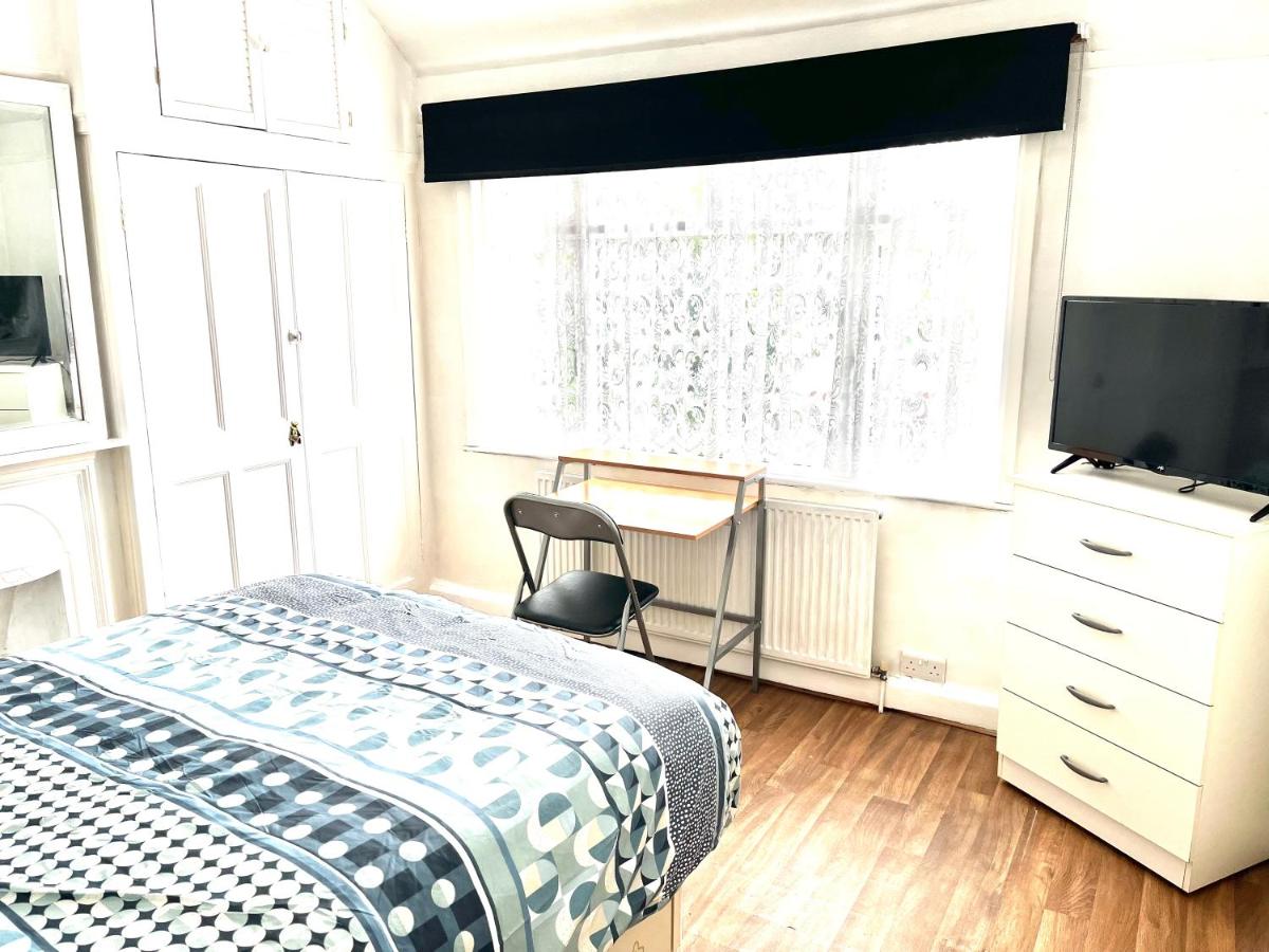 Novelty House 35 Cooper Avenue - Housity