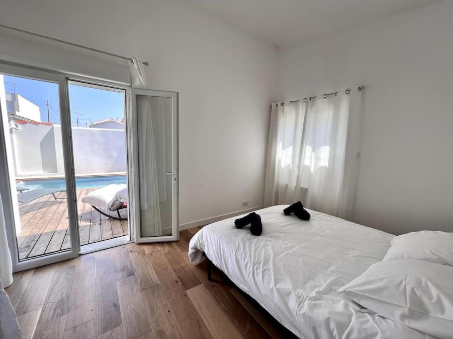 Superbe villa avec piscine à 10 min du centre - Housity