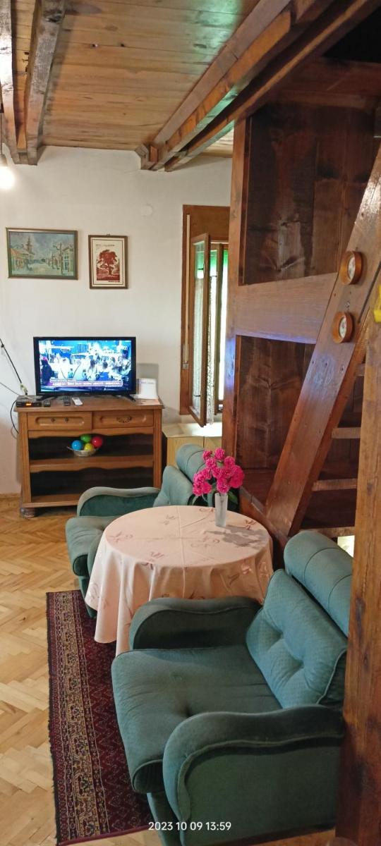 Takovo - odmor u selu - Hizvo