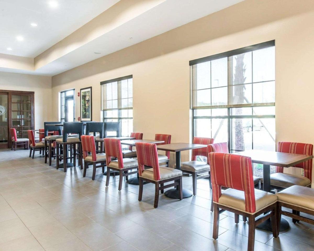 Comfort Suites Dunnellon near Rainbow Springs - Housity