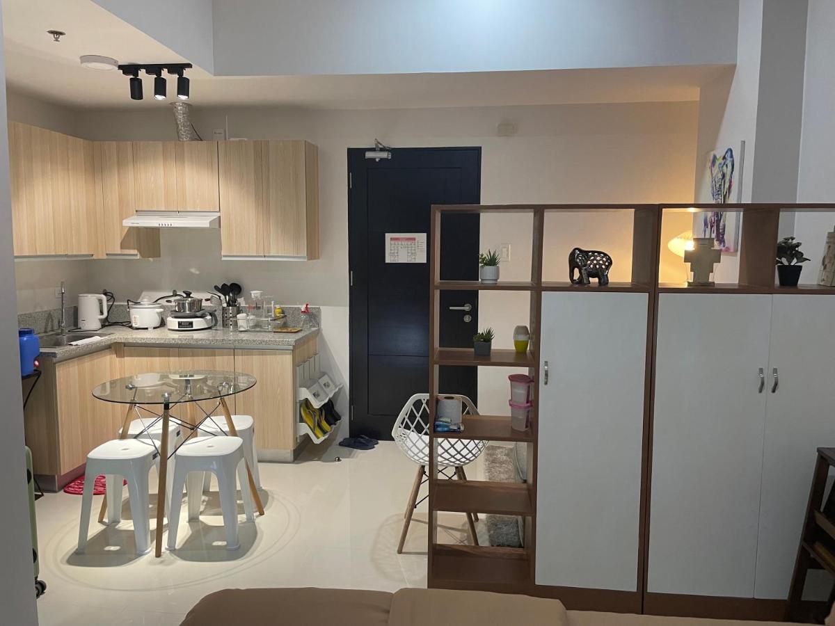 WV Tower 1 Studio - Housity