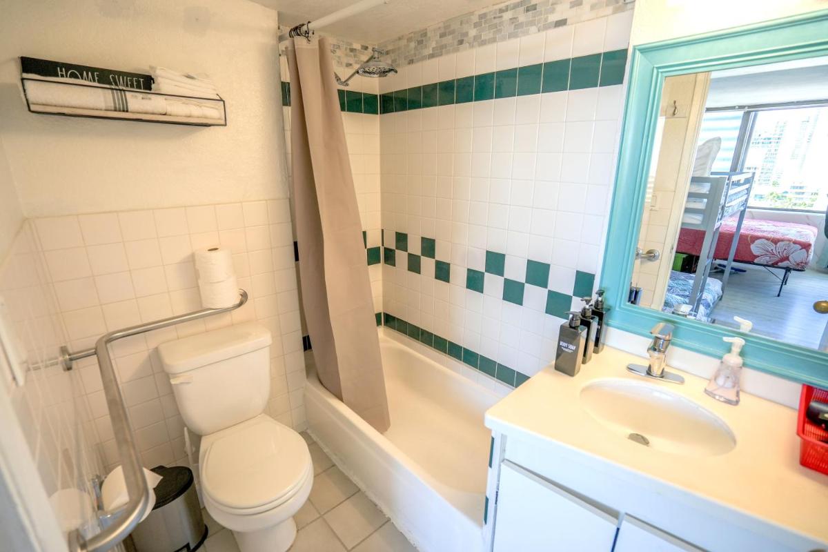 Diamond, Ocean, and Canal view Affordable Family House7person - Housity