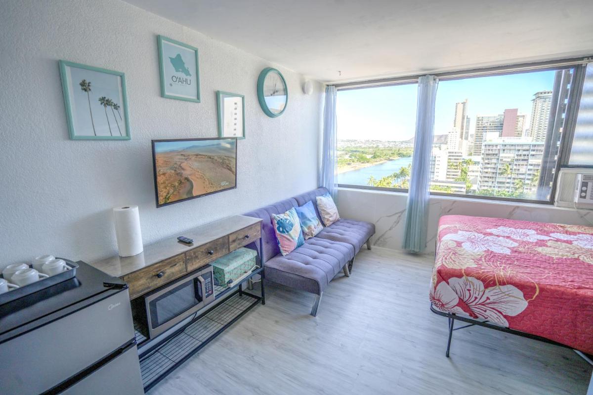 Diamond, Ocean, and Canal view Affordable Family House7person - Housity