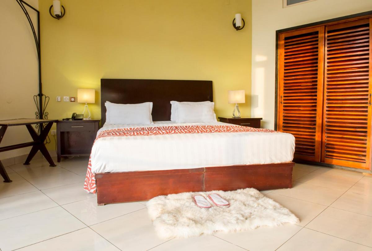 Hotel Safari Gate - Housity