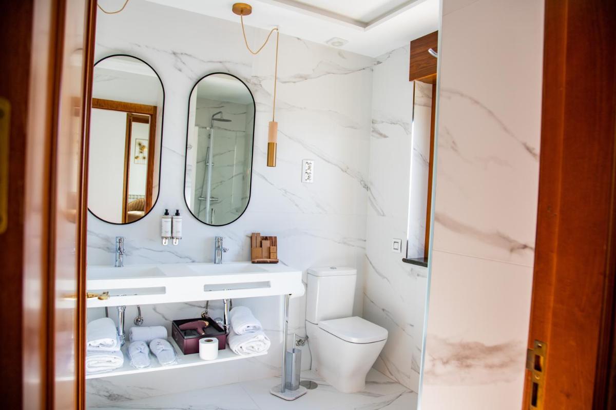 Un baño de Hotel Spa Viña Real