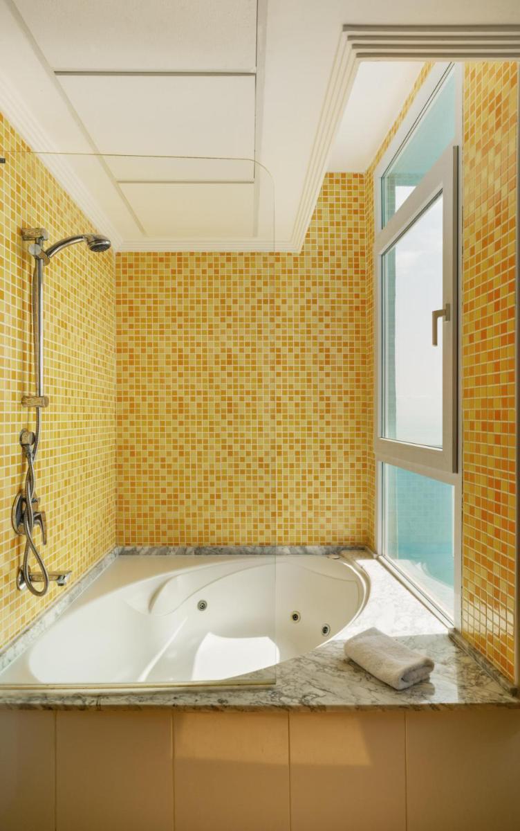 Un baño de Hotel Playas de Guardamar