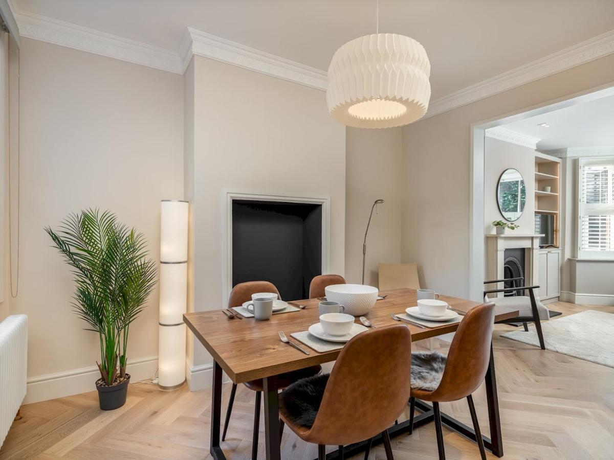Pass the Keys Stunning 3 Bedroom Townhouse in Central St Albans - Housity