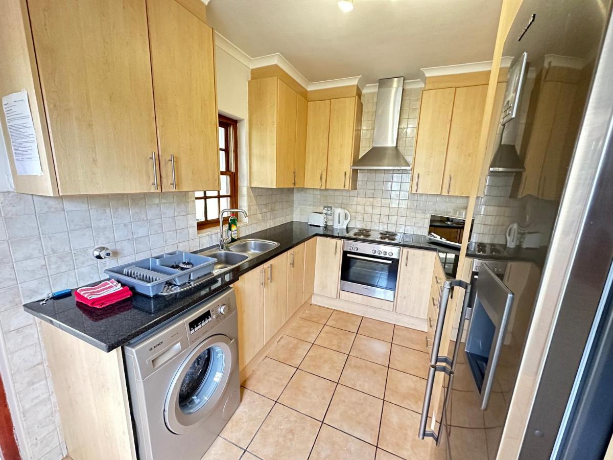 De Waterkant Piazza Apartments - Housity