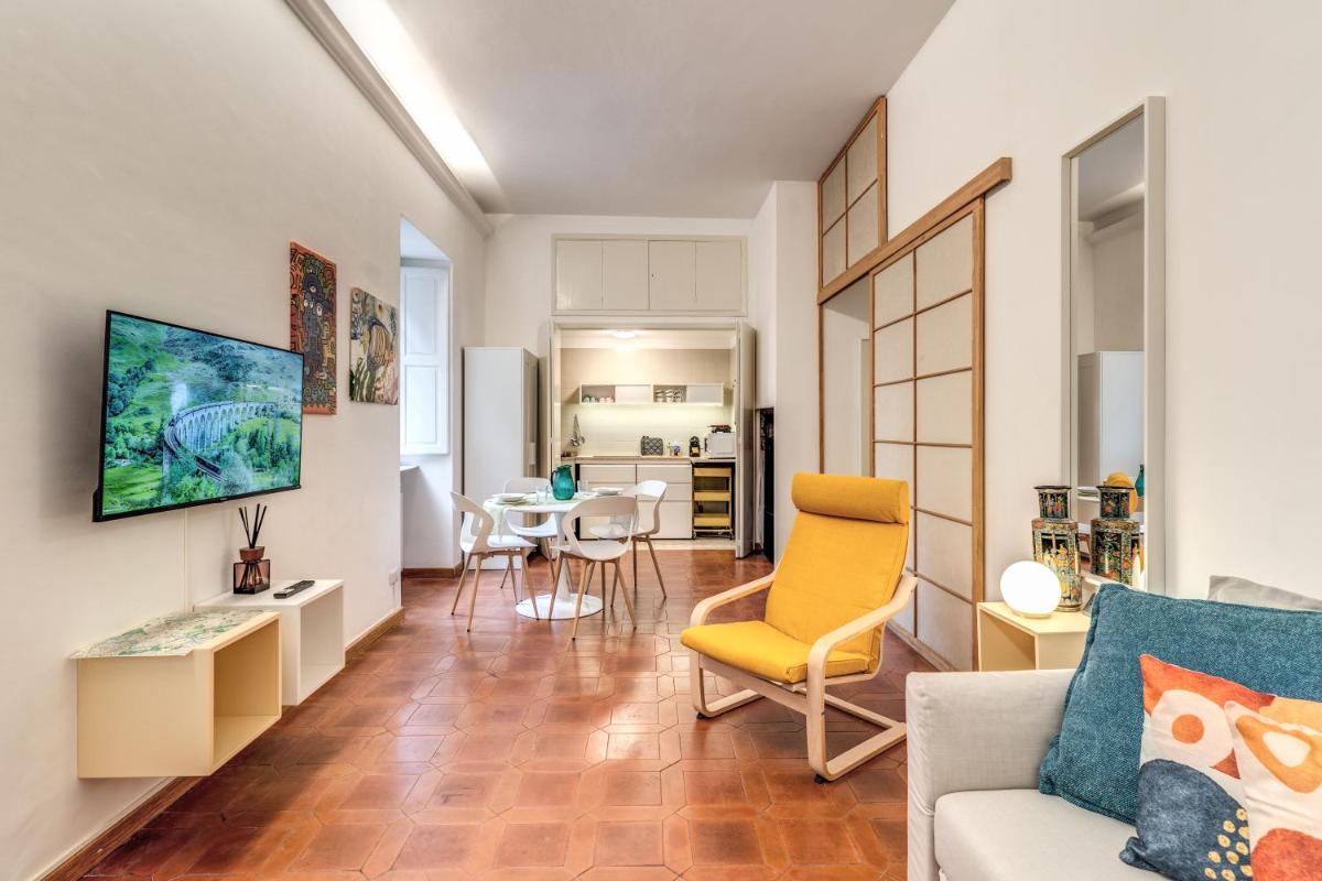 Elegant Apartment Behind the Colosseum - Housity