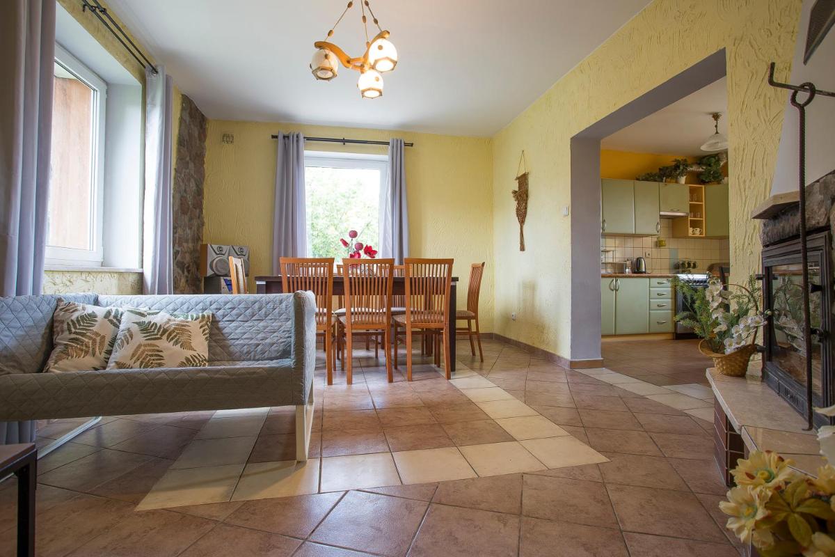 Happy Bison - A 5 Bedroom House With A Garden - Housity