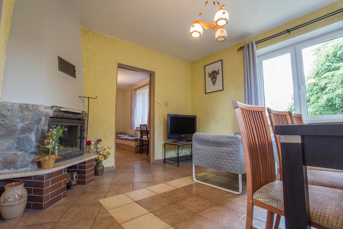 Happy Bison - A 5 Bedroom House With A Garden - Housity