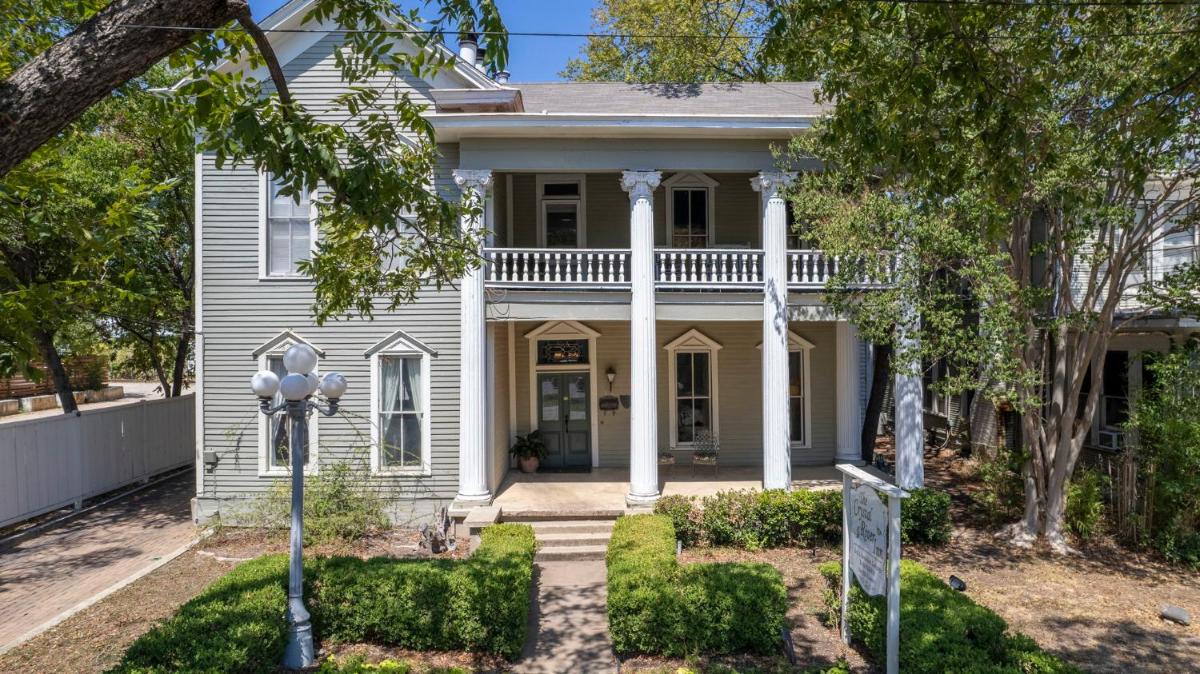 Crystal River Inn - Housity