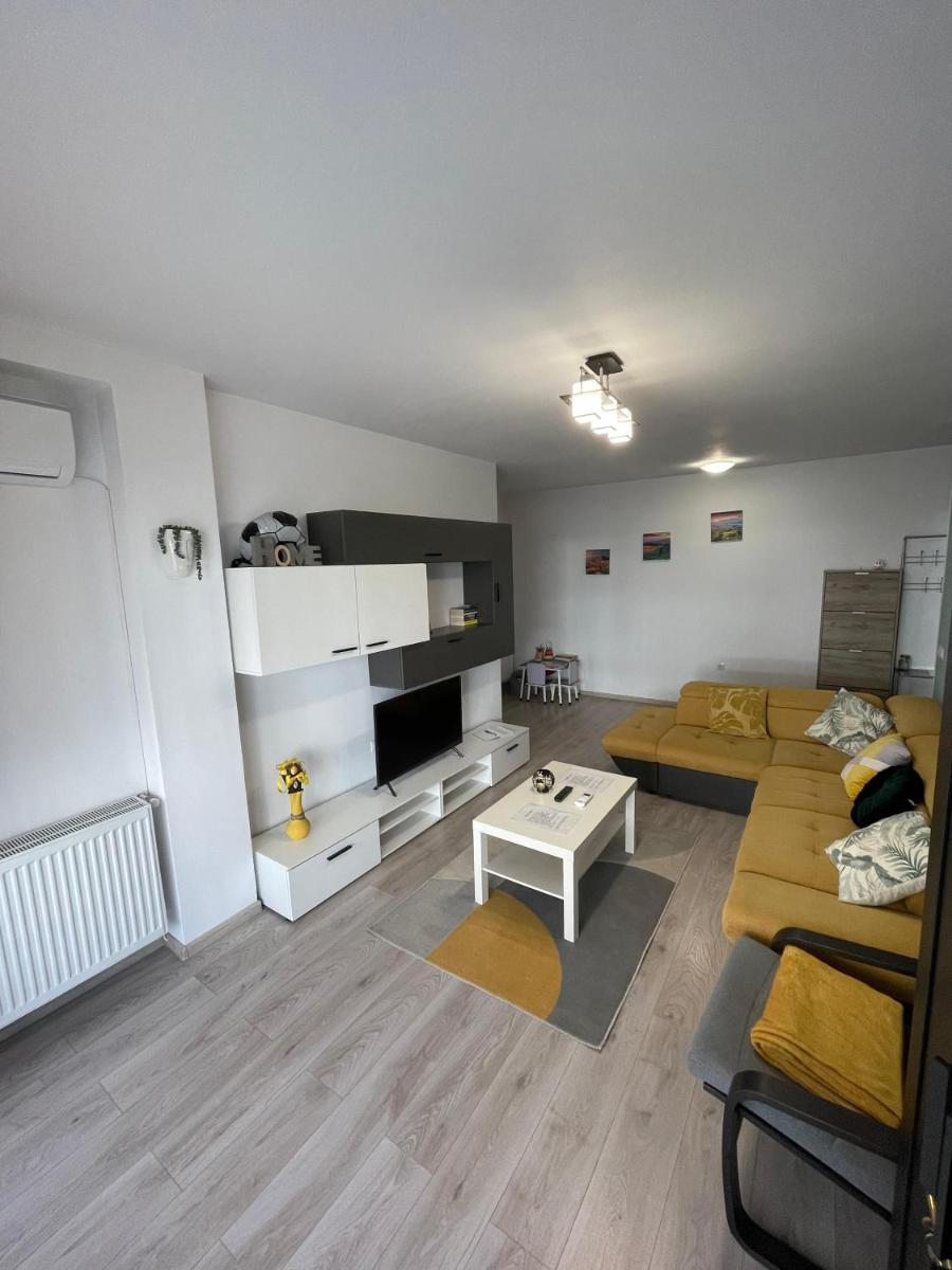 Roxi's Apartment - Housity