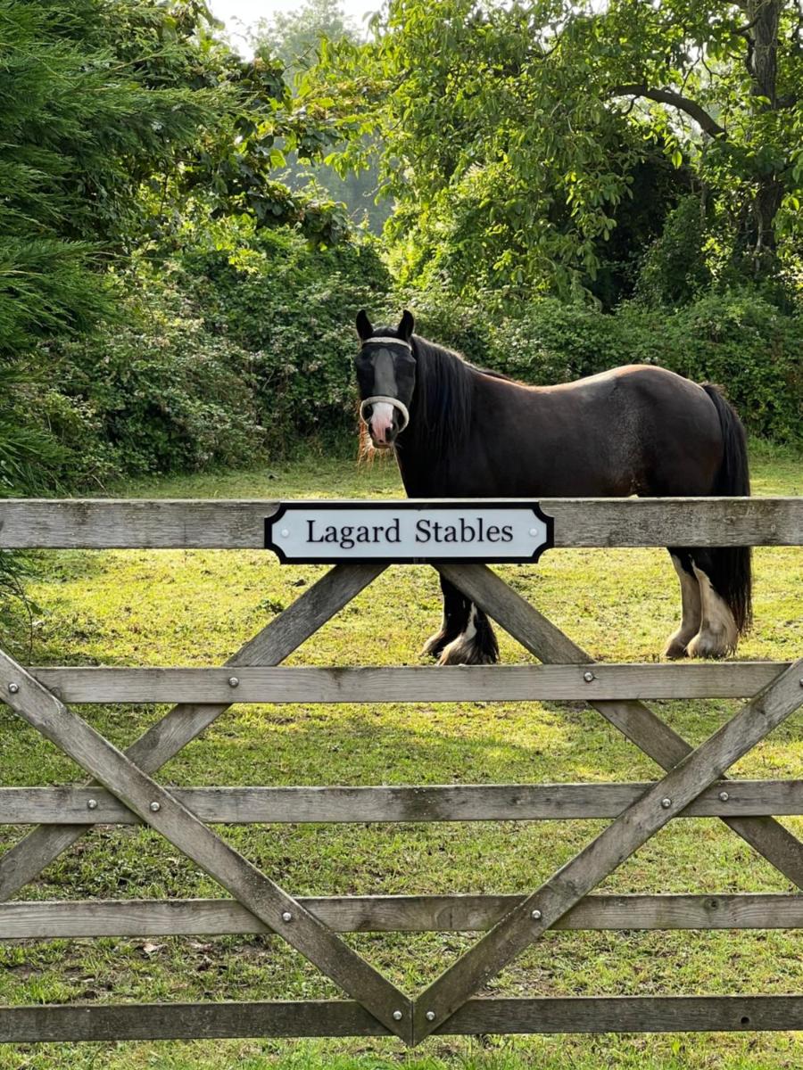 Lagard Stables - Housity