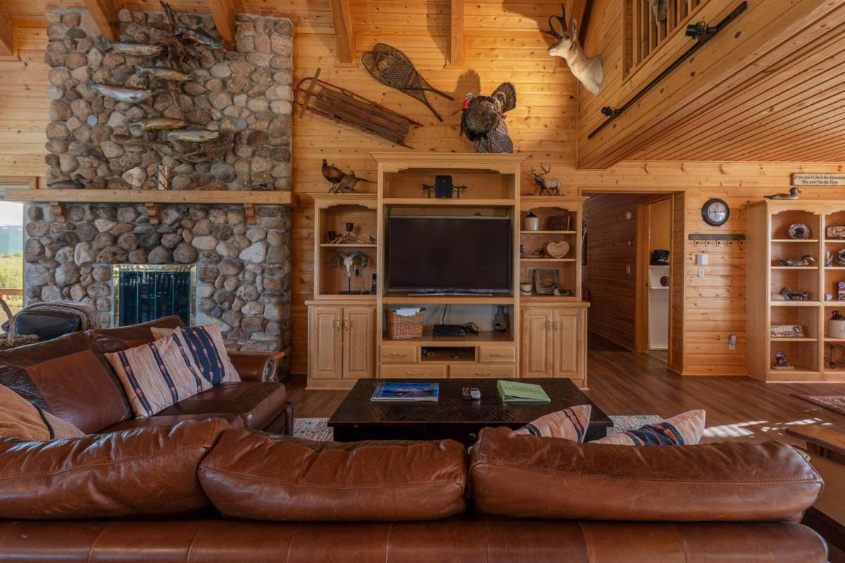 Teton Riverfront Property - Housity