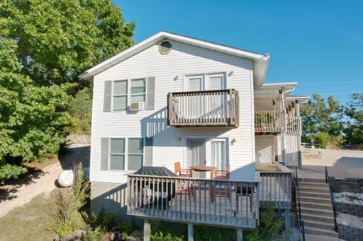 Lake Vacation Home 4 bedrooms 3 baths boat dock slip on the Lake - Housity