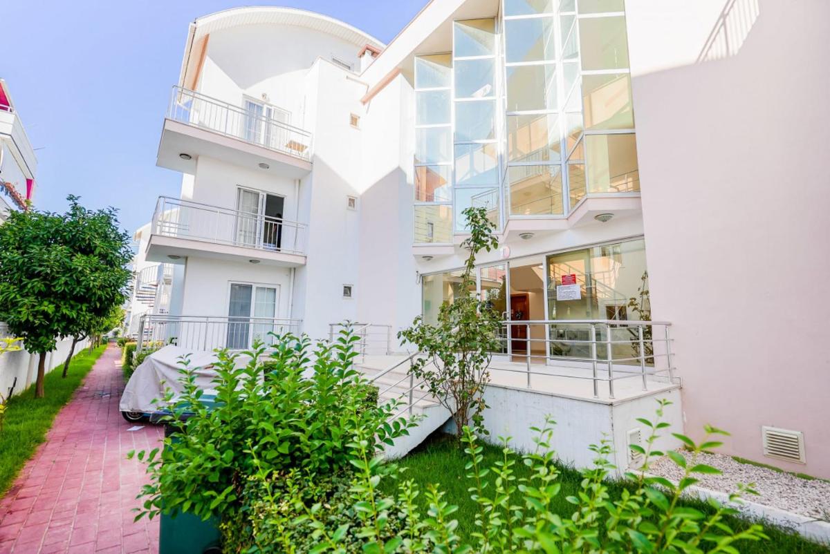 Comfy Flat with Shared Pool in Belek - Housity