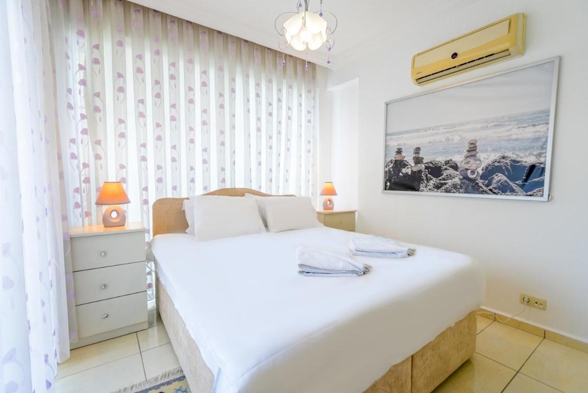 Comfy Flat with Shared Pool in Belek - Housity