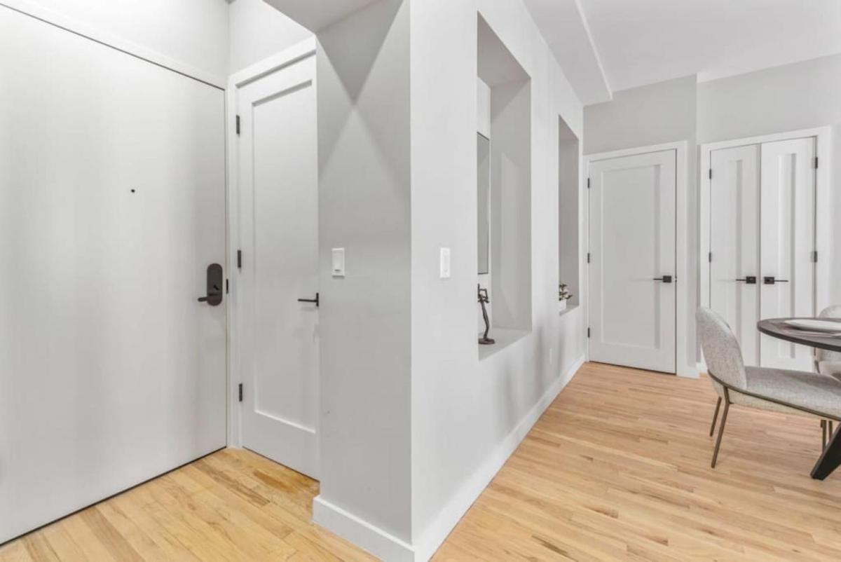 Top Notch 2BR in Upper East Mins to Central Park - Housity