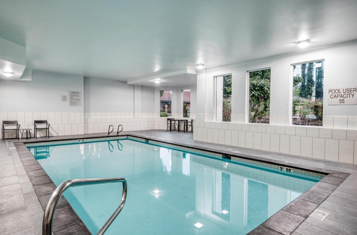 Holiday Inn Express Federal Way - Seattle South, an IHG Hotel - Housity