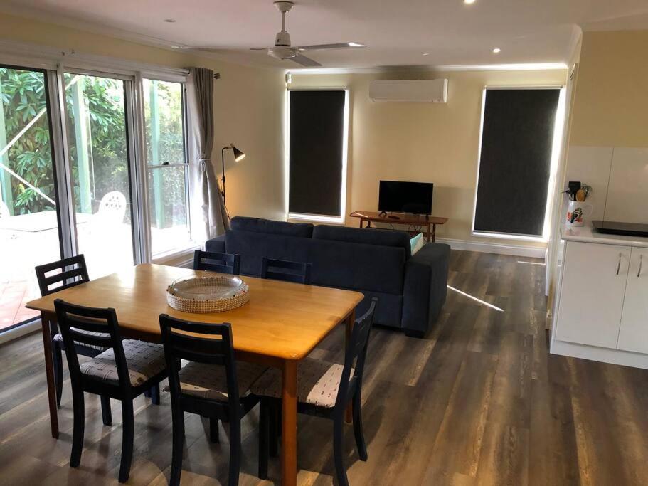 Kookaburra Oasis - Housity