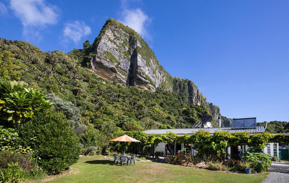 Cliffscapes - Housity
