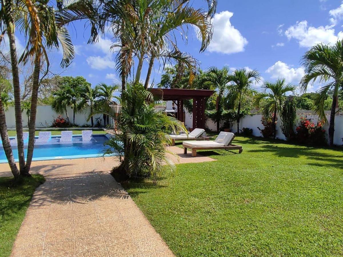 Villa piscina natural - Housity