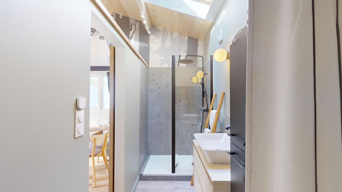 LA PLANETTE - Housity
