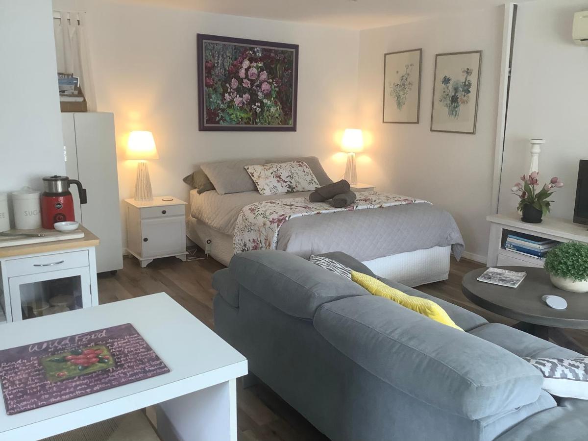 Petite Provence Cottage - Housity