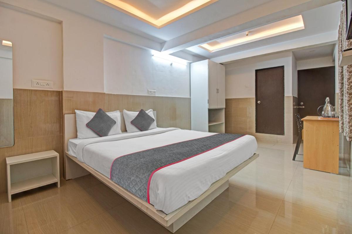 Super OYO Townhouse 1266 Empire Executive - Housity