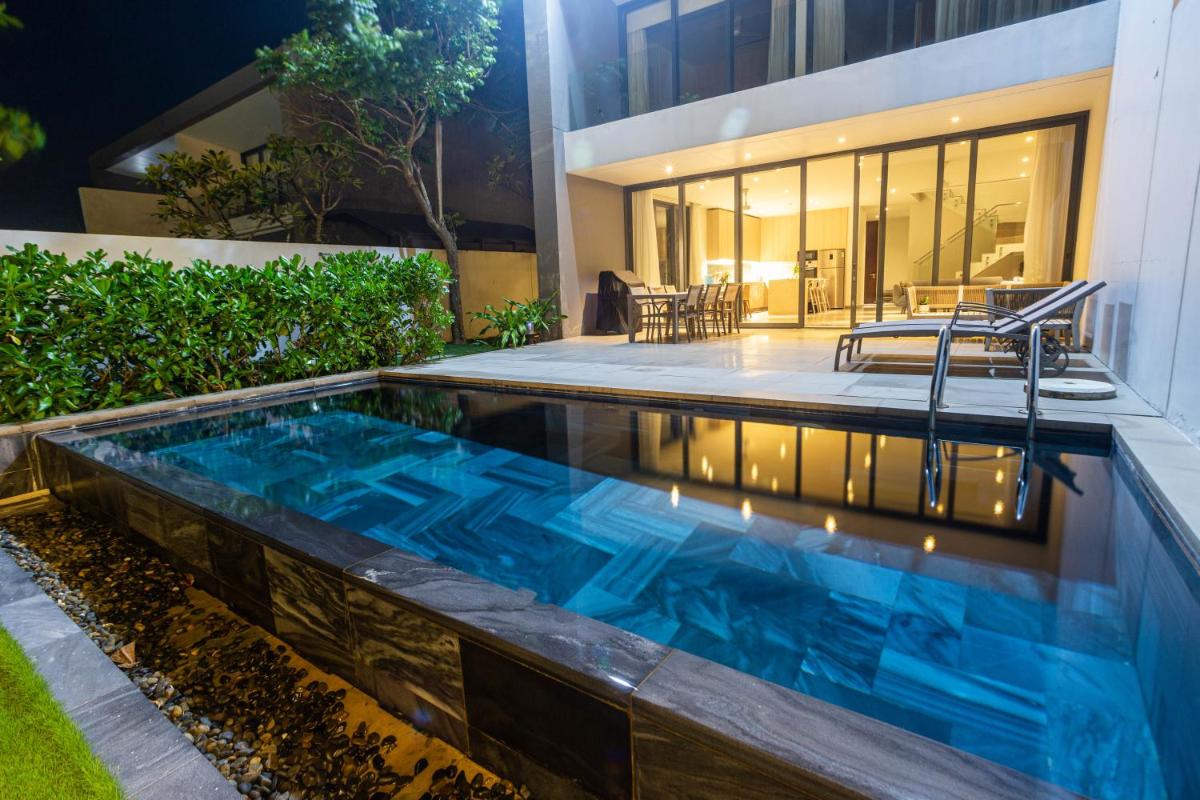 Faru Beachfront Villa Sanctuary Ho Tram - Housity