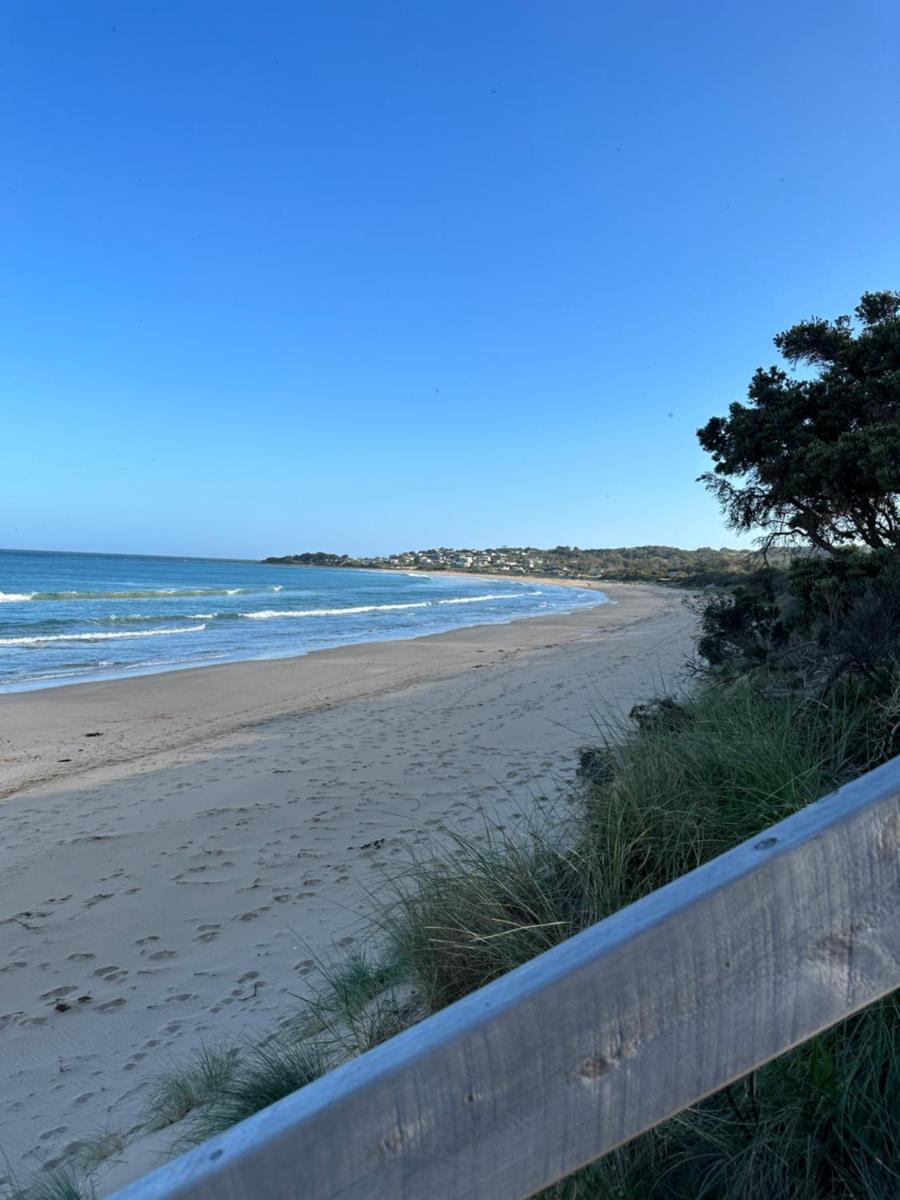 Serenity by the Sea Cottage in Apollo Bay with Jacuzzi - Housity