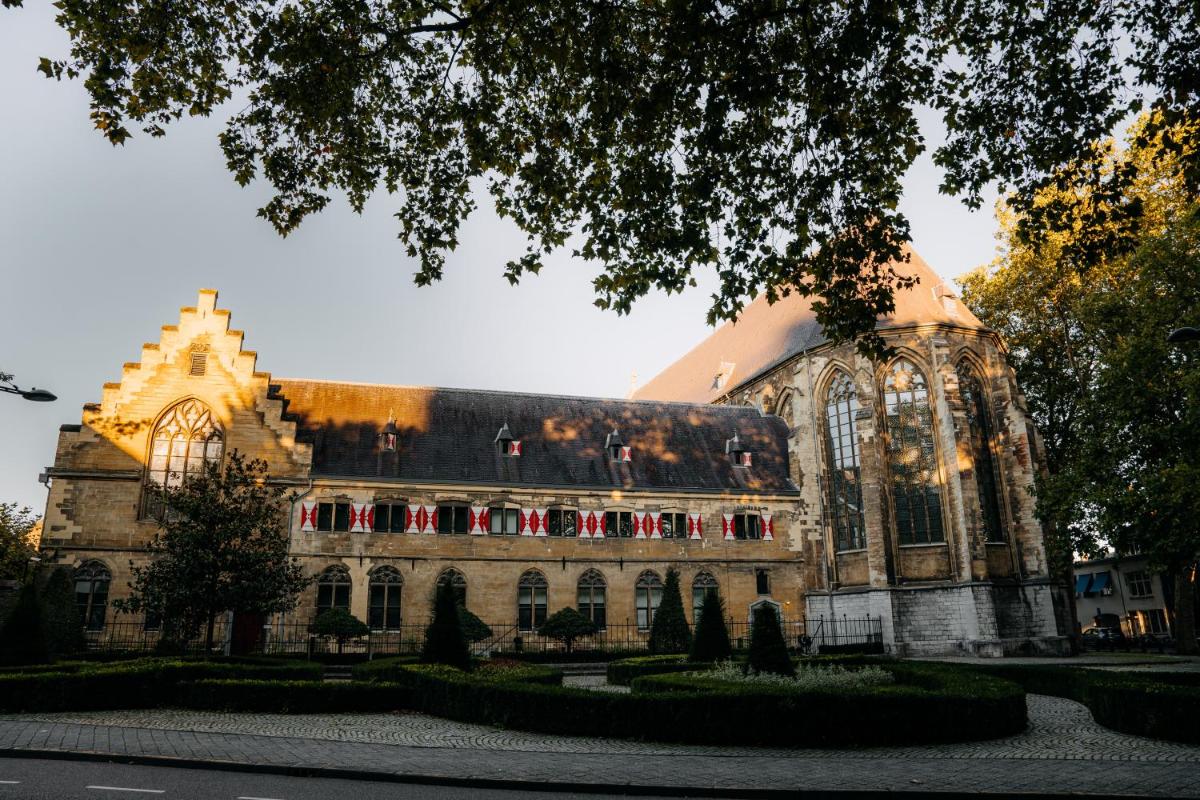 Kruisherenhotel Maastricht - Oostwegel Collection, member of Design Hotels - Housity